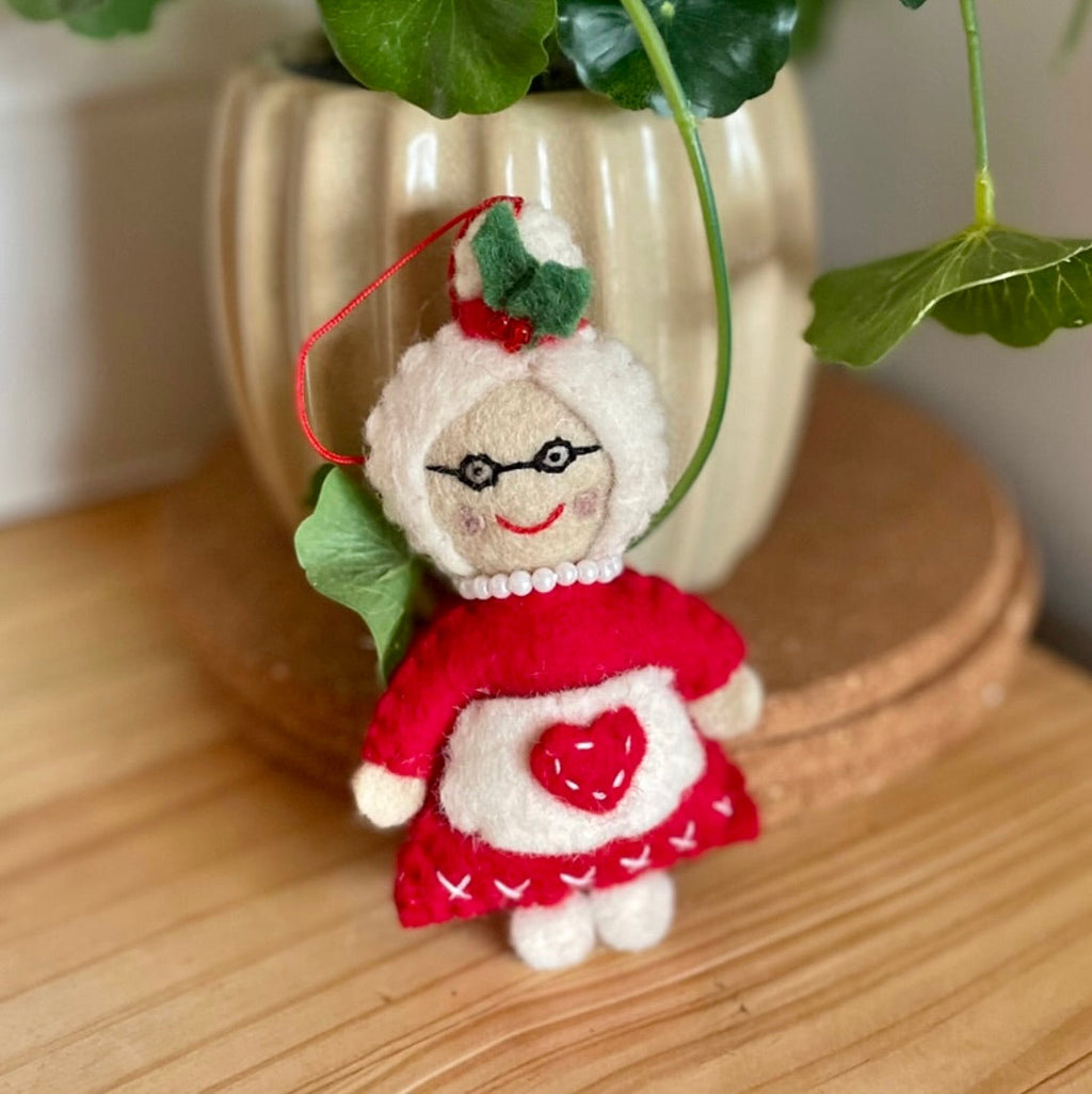 Claus Couple Ornaments