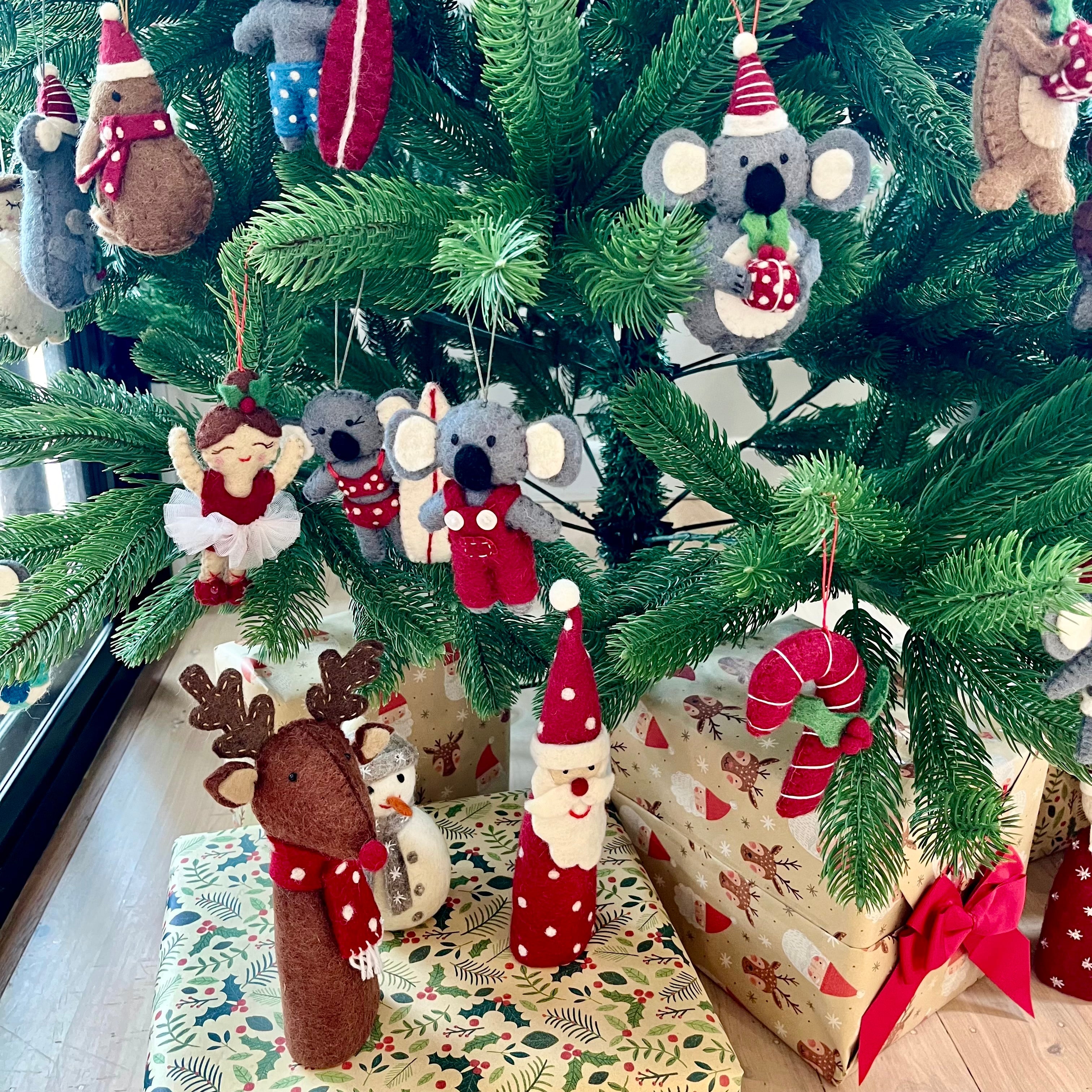 Standing Reindeer Topper